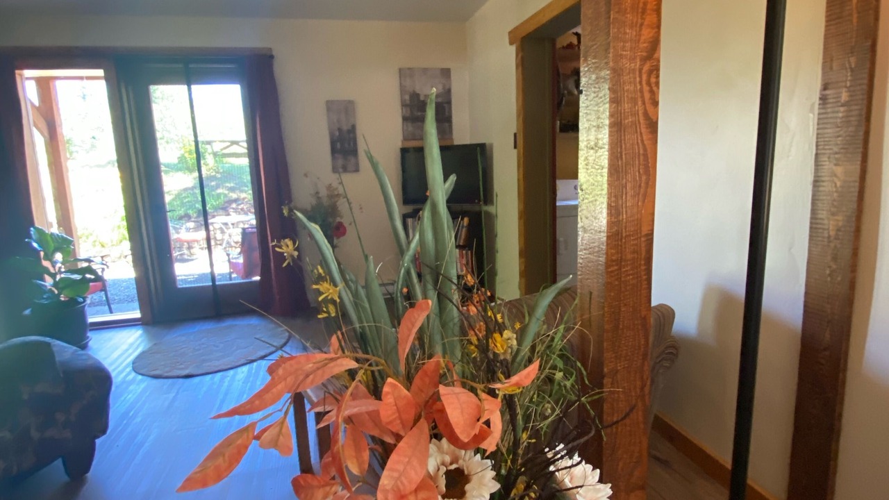 Photo of Livingroom in Kaslo