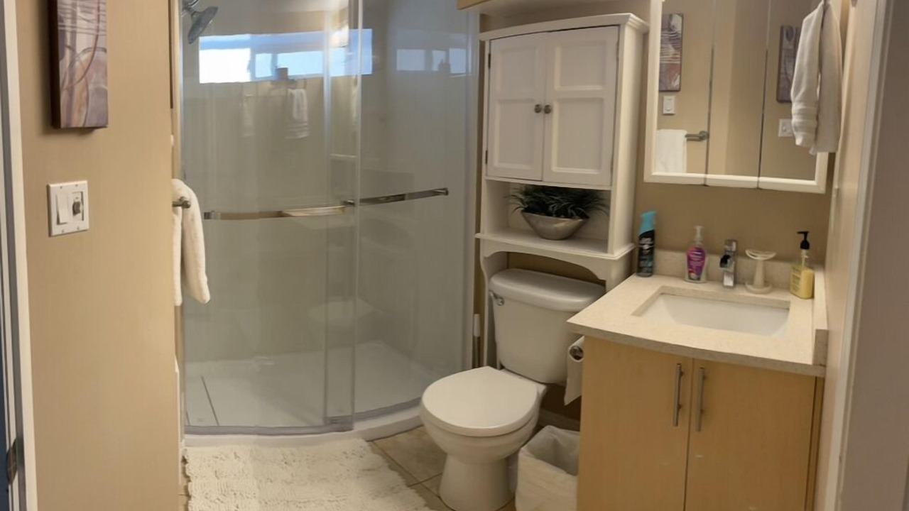 Photo of Bathroom in Saanich West