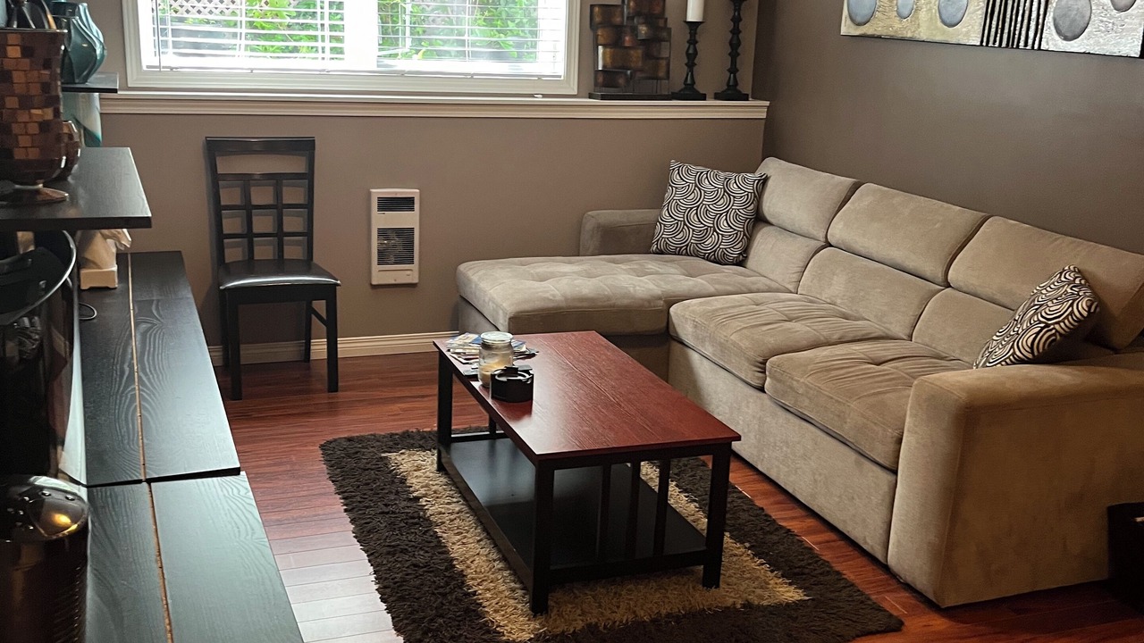 Photo of Livingroom in Saanich West