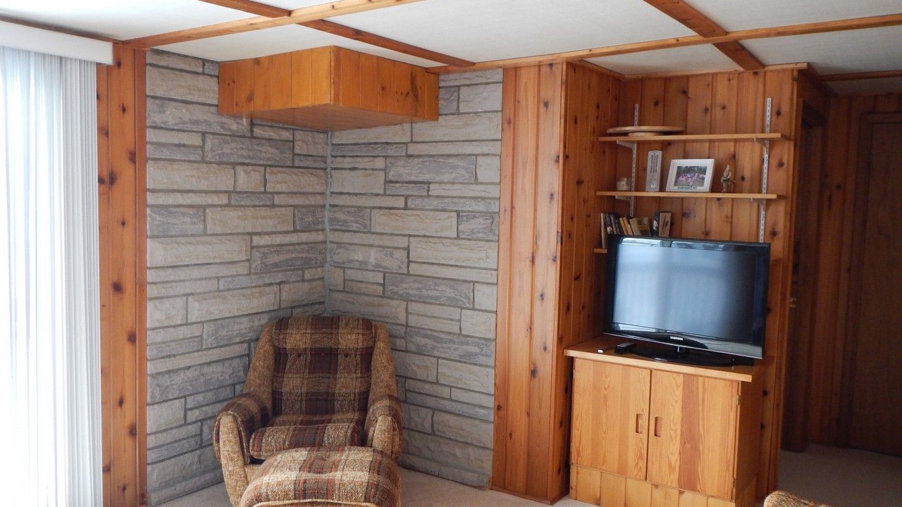 Photo of Livingroom in Grand Beach