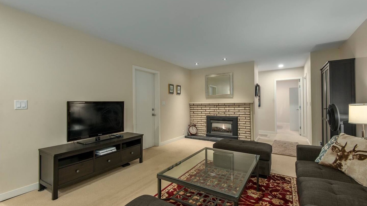 Photo of Livingroom in Hollyburn