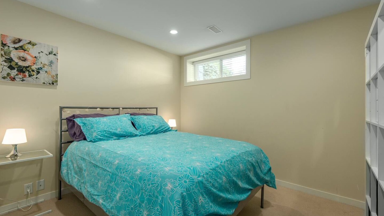 Photo of Bedroom in Hollyburn