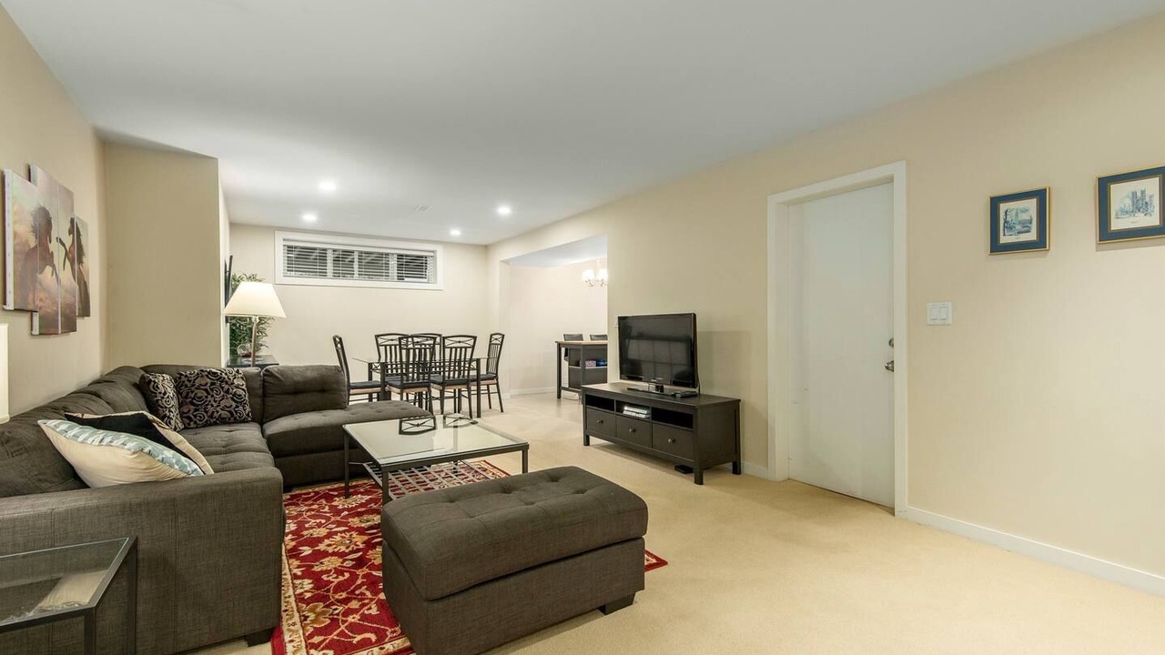 Photo of Livingroom in Hollyburn