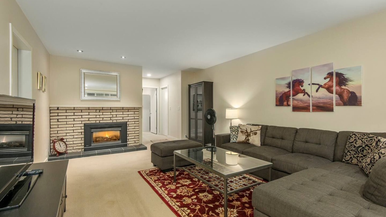 Photo of Livingroom in Hollyburn