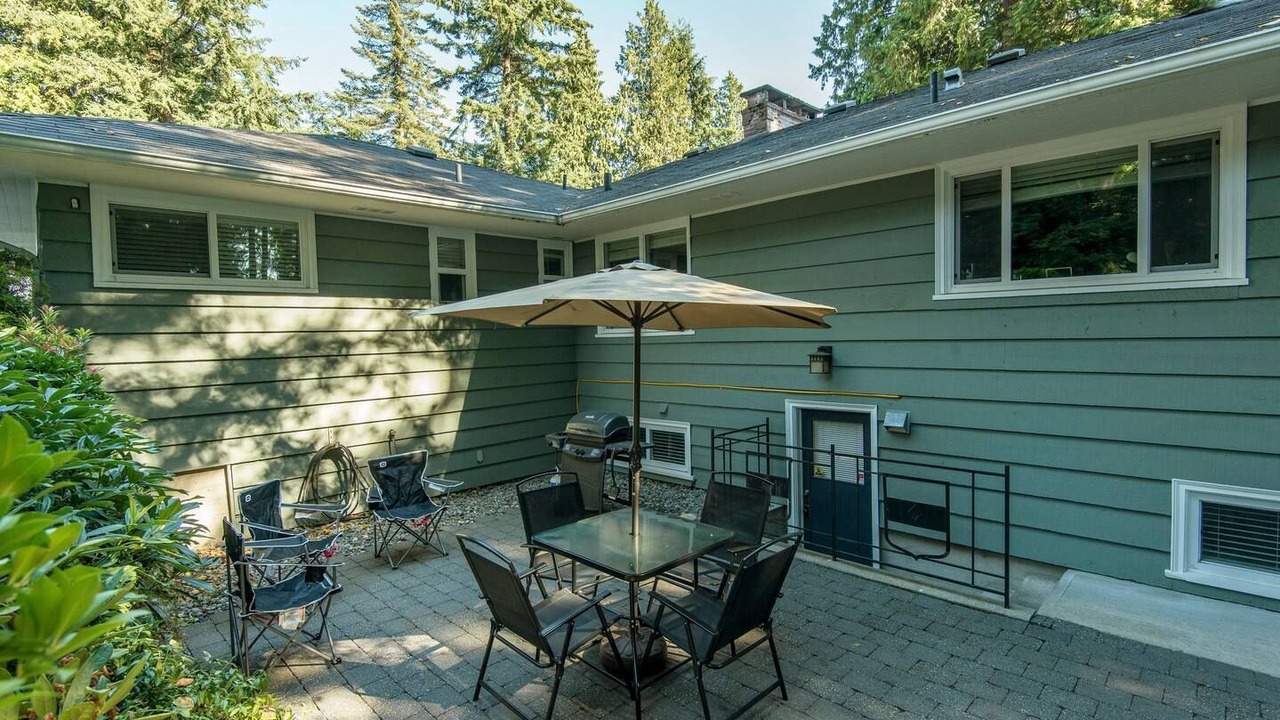 Photo of Outdoor in Hollyburn