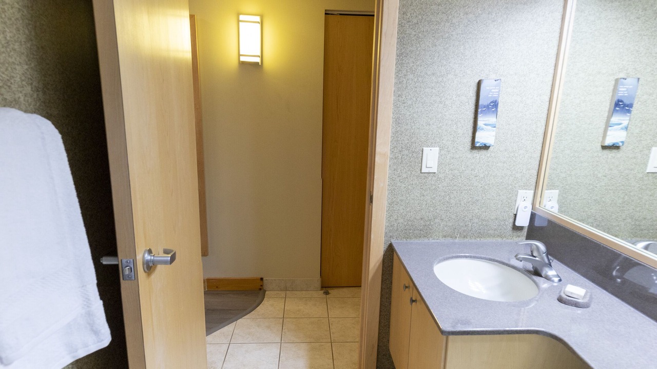 Photo of Bathroom in Gimli