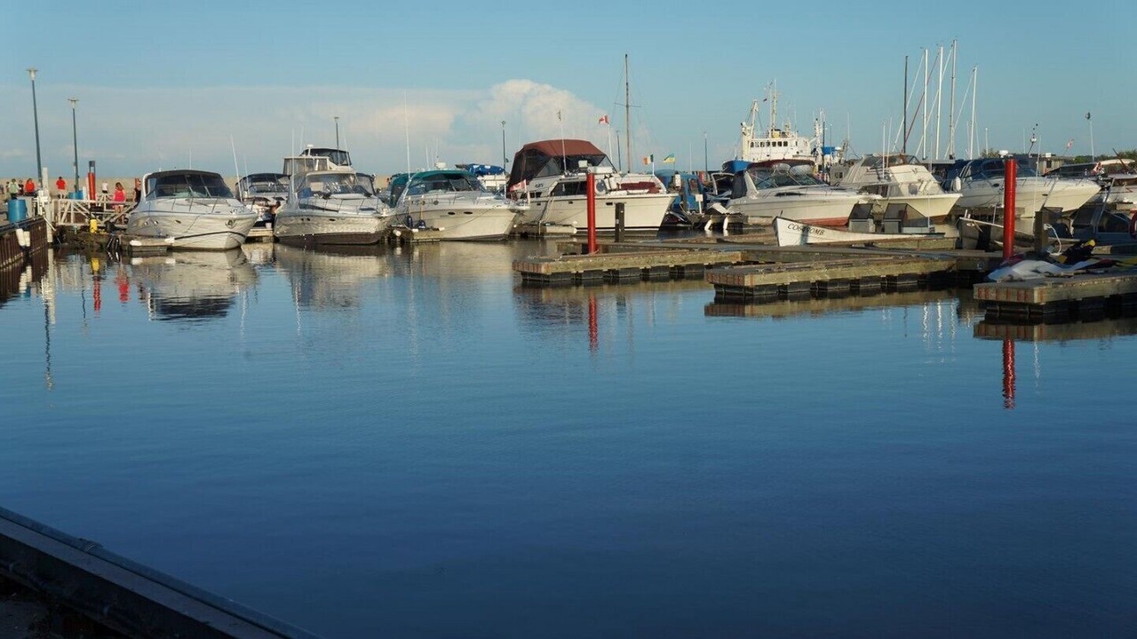 Photo of Others in Gimli