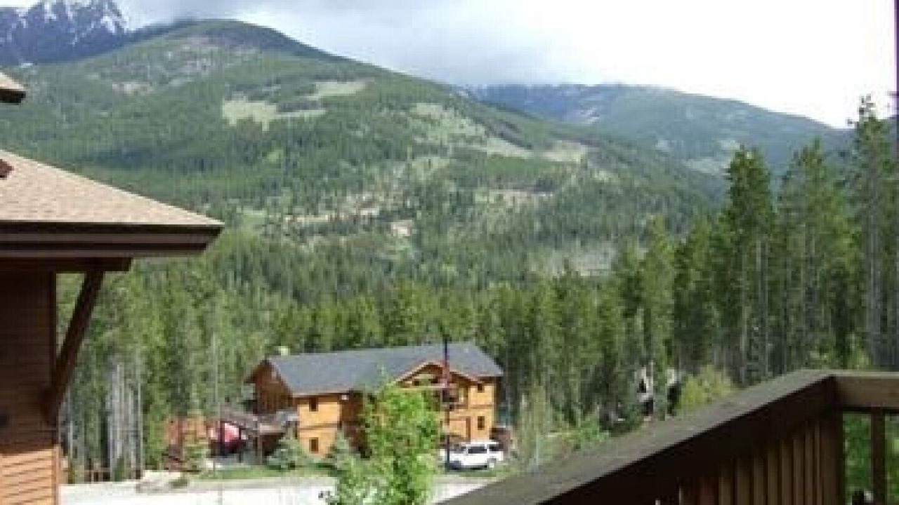 Photo of Patio Balcony in East Kootenay