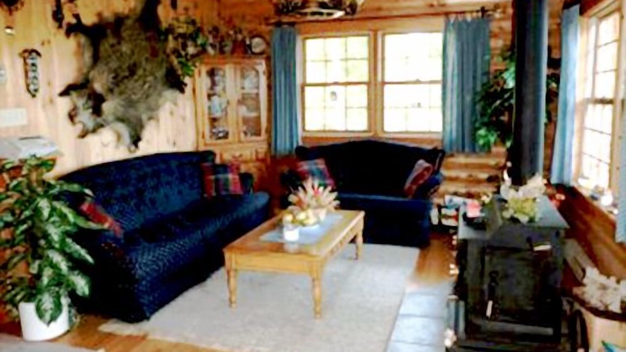 Photo of Livingroom in West Bay