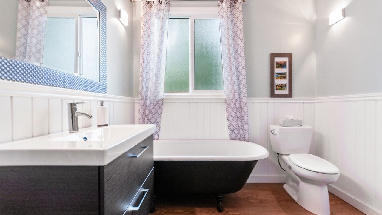 Photo of Bathroom in Okanagan-Similkameen