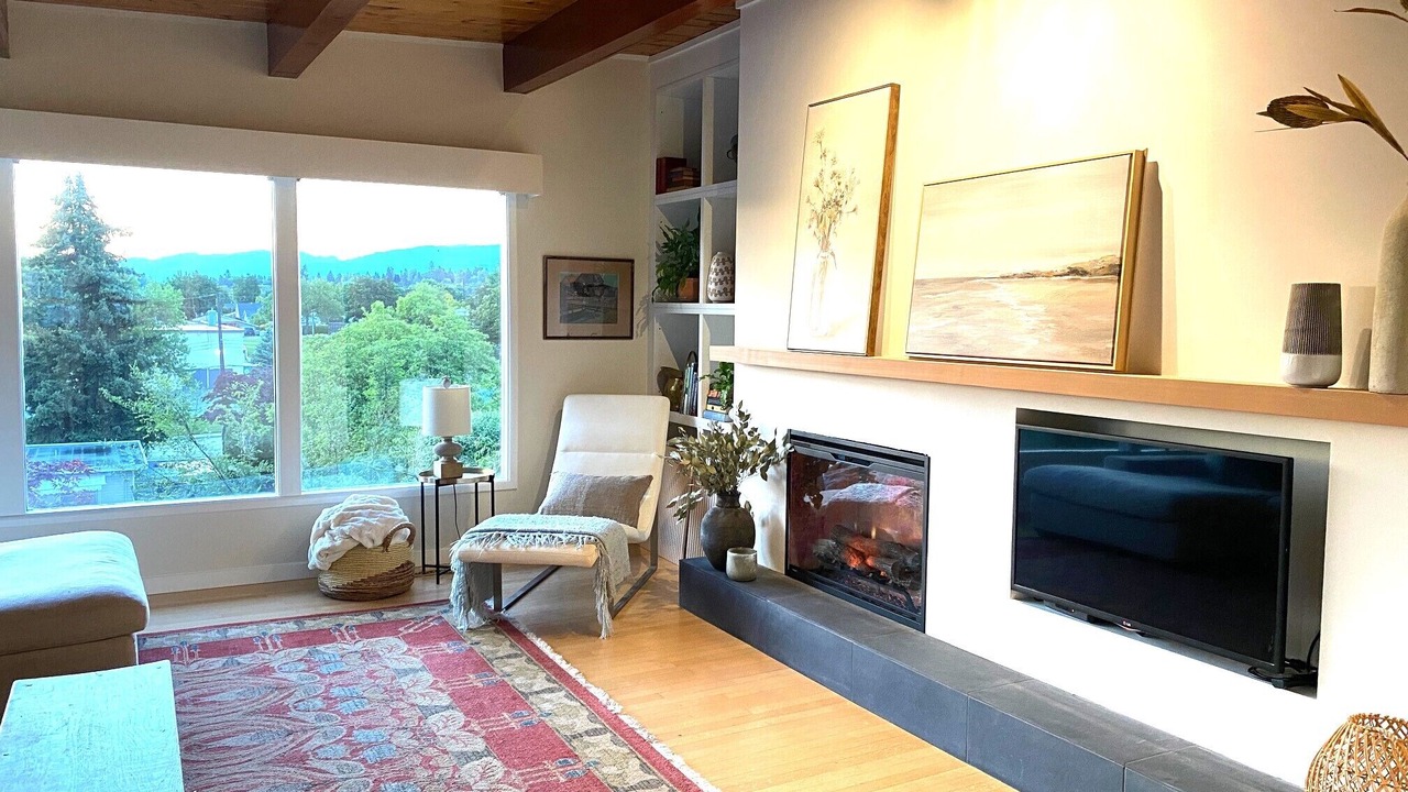 Photo of Livingroom in Okanagan-Similkameen