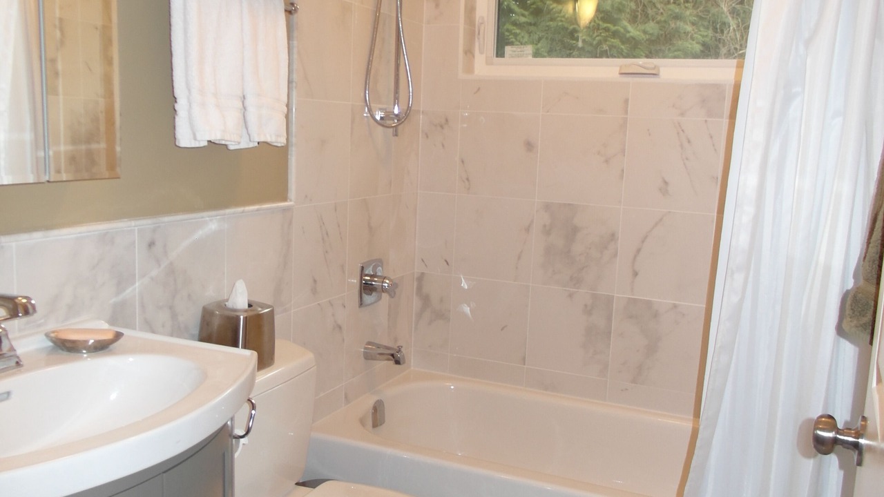 Photo of Bathroom in District of North Vancouver