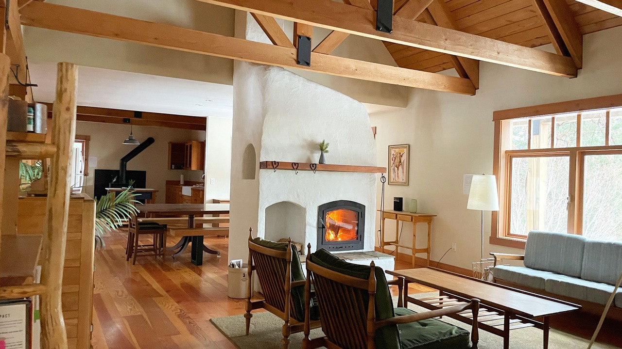 Photo of Livingroom in Salmon Arm
