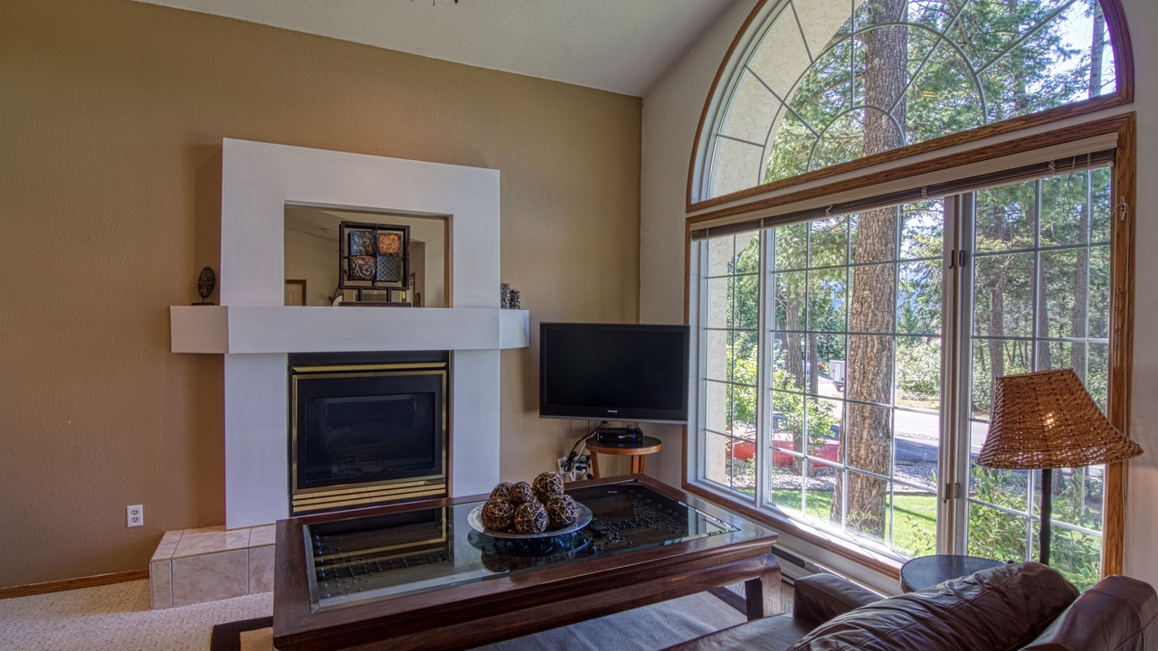 Photo of Livingroom in East Kootenay