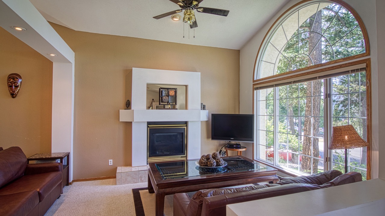 Photo of Livingroom in East Kootenay