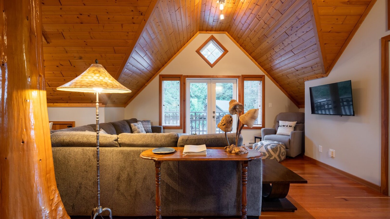 Photo of Livingroom in Metchosin