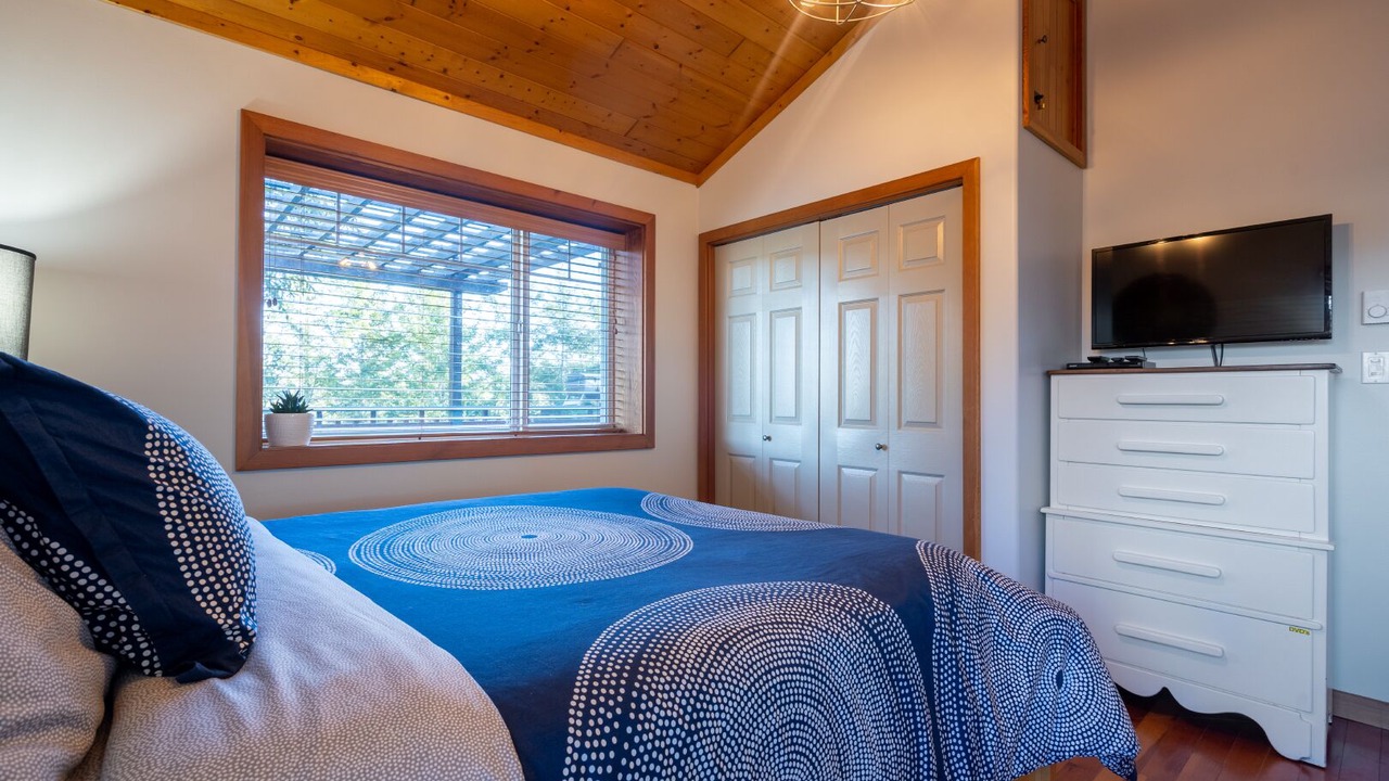 Photo of Bedroom in Metchosin