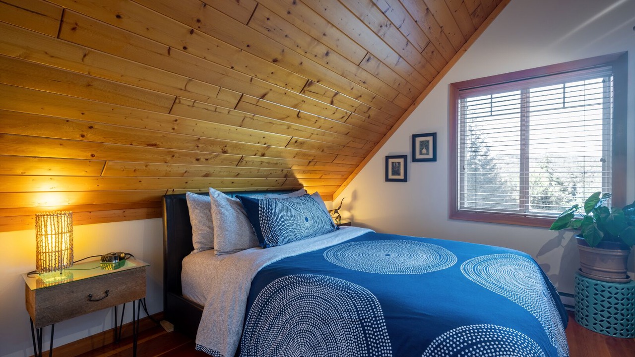 Photo of Bedroom in Metchosin