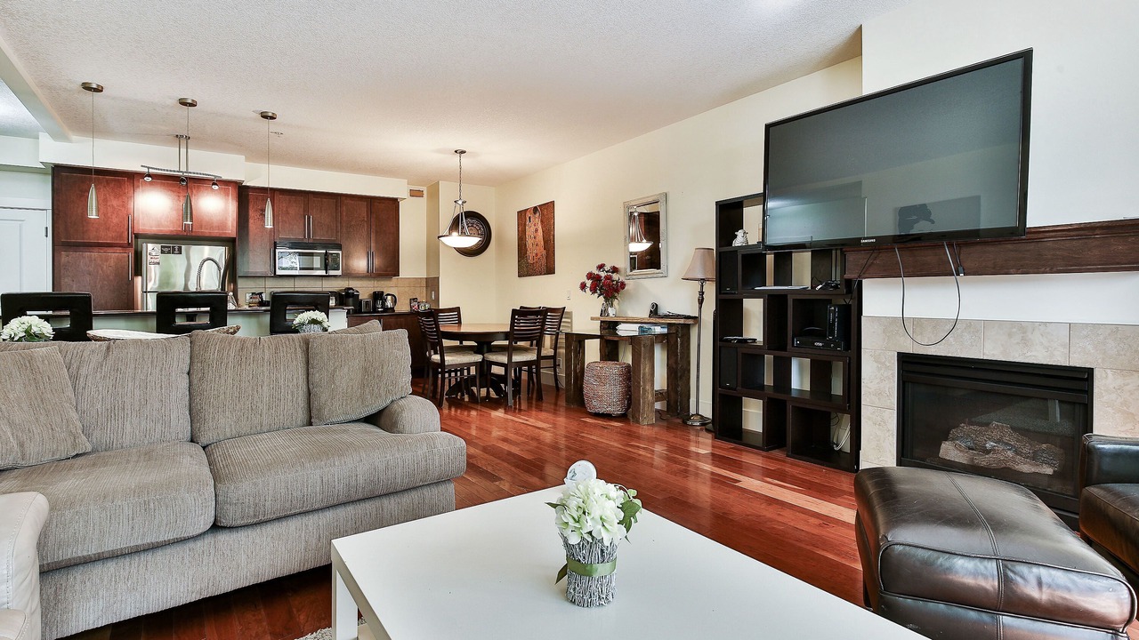 Photo of Livingroom in Bridgeland