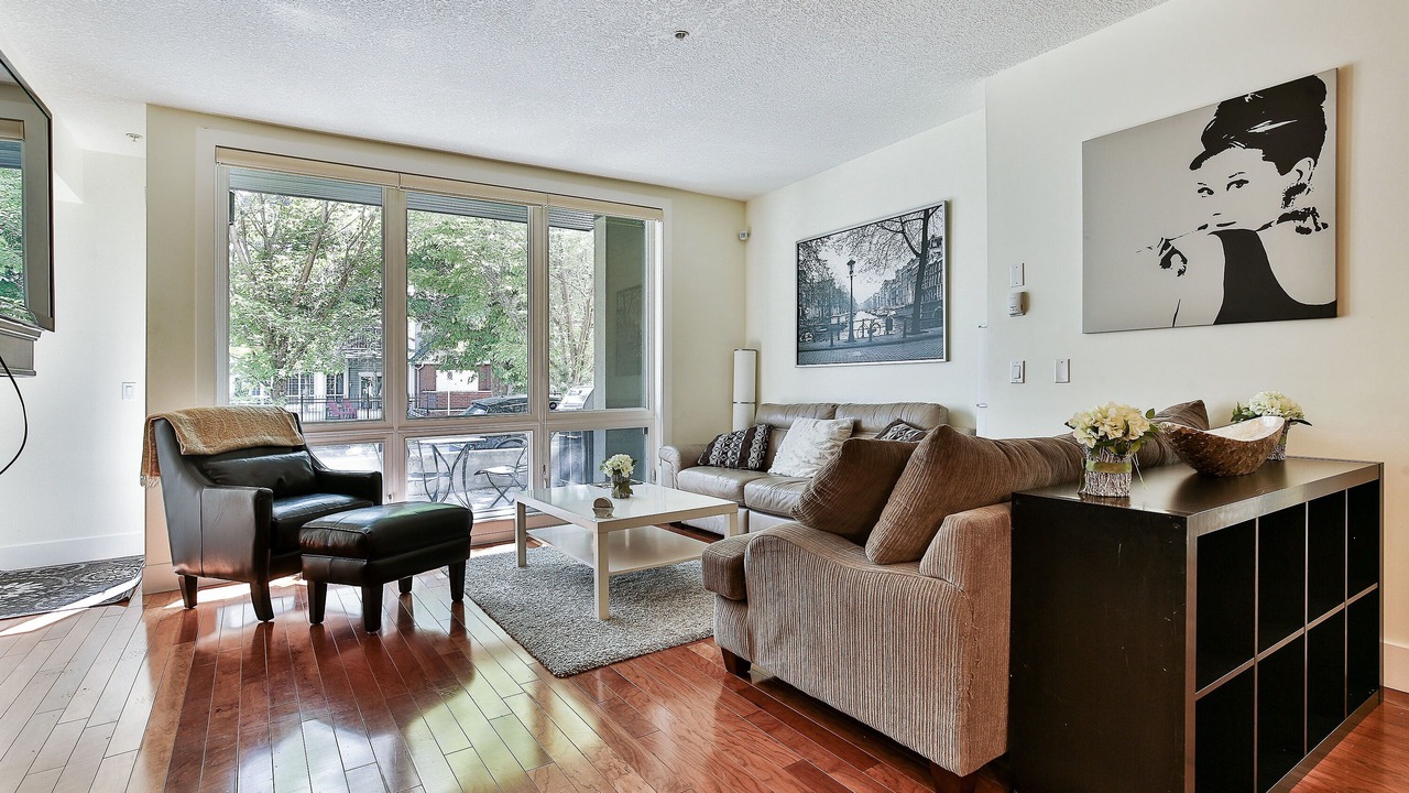 Photo of Livingroom in Bridgeland