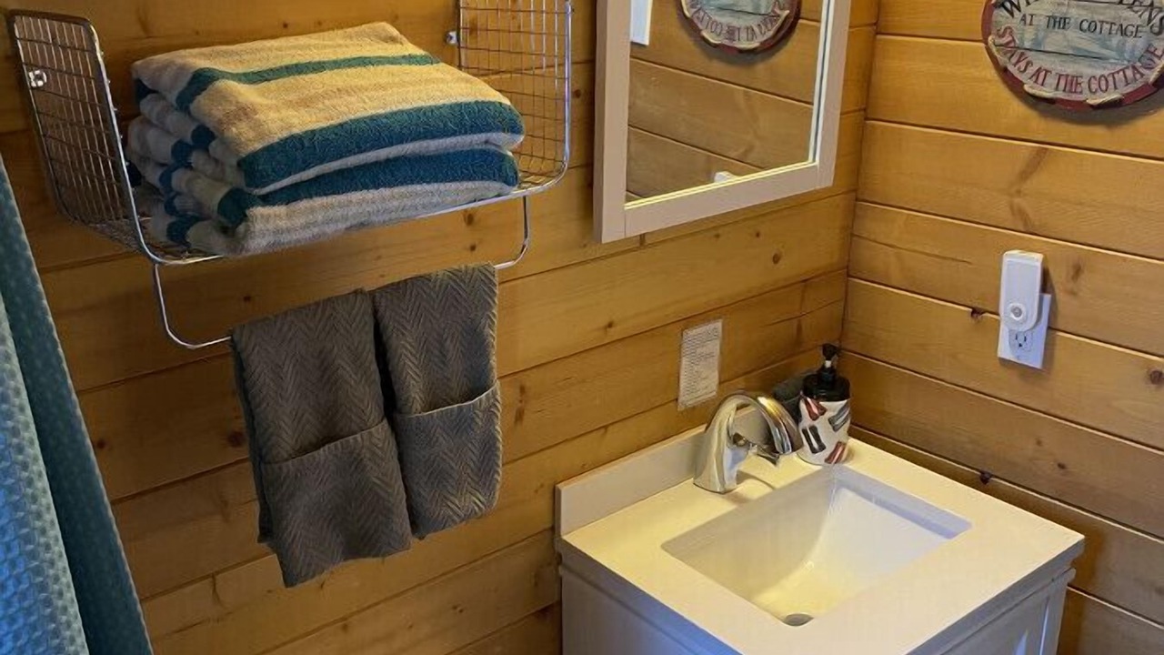 Photo of Bathroom in Idabel Lake