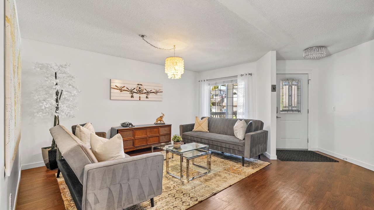 Photo of Livingroom in Southeast Calgary
