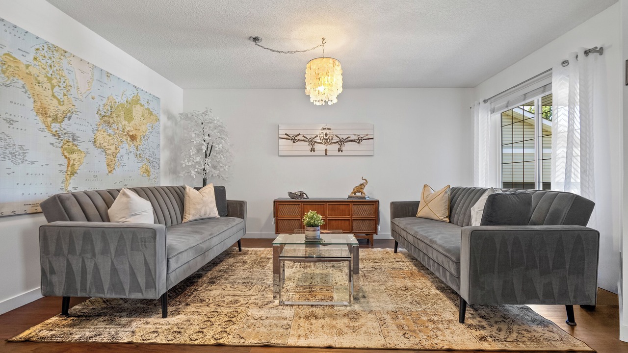 Photo of Livingroom in Southeast Calgary