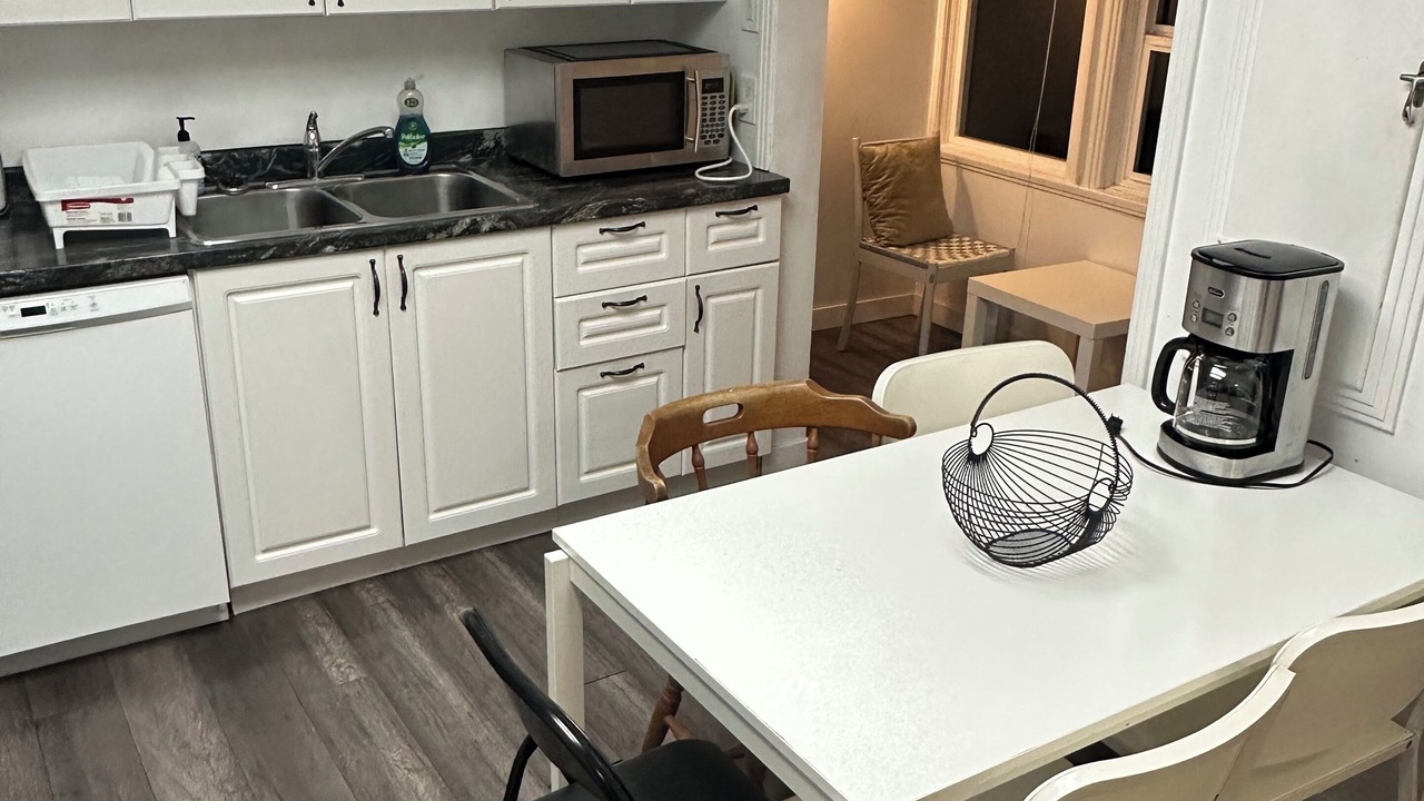 Photo of Kitchen in Saanich East