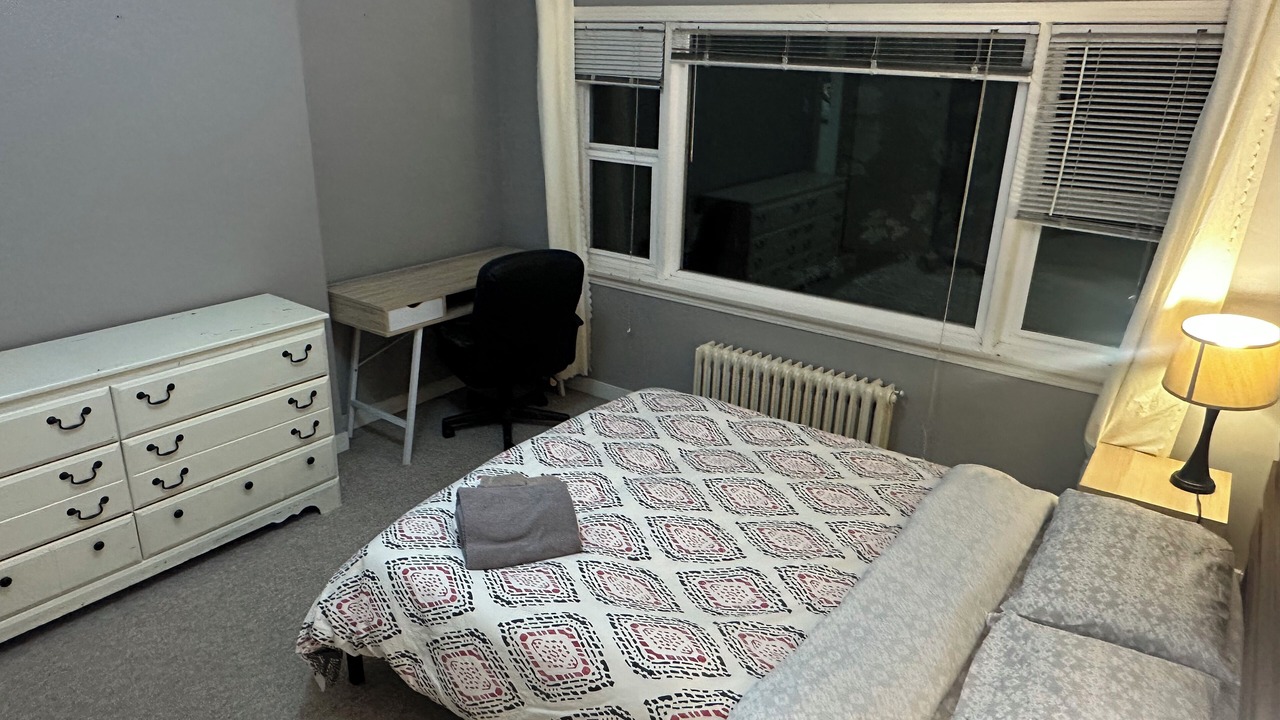 Photo of Bedroom in Saanich East