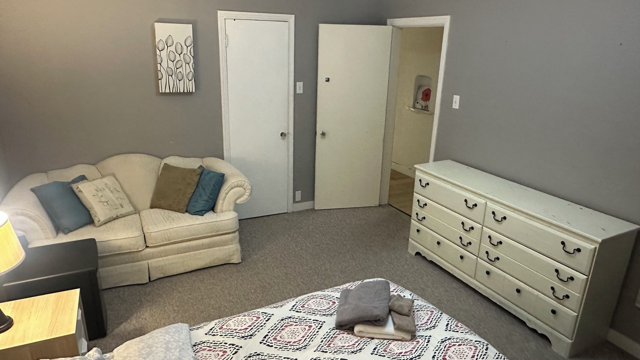 Photo of Bedroom in Saanich East