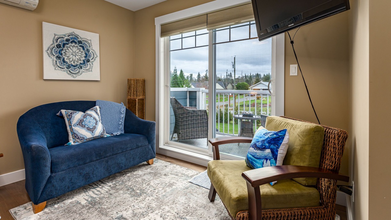 Photo of Livingroom in Courtenay