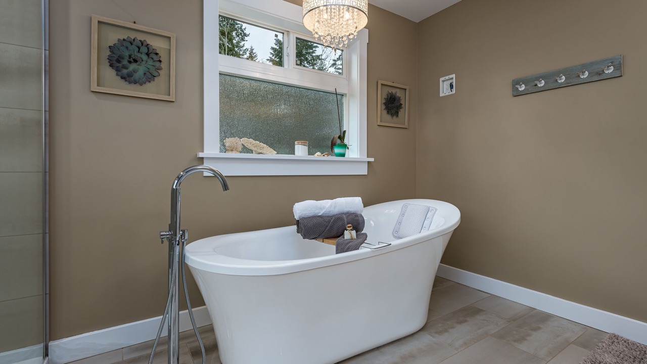 Photo of Bathroom in Courtenay