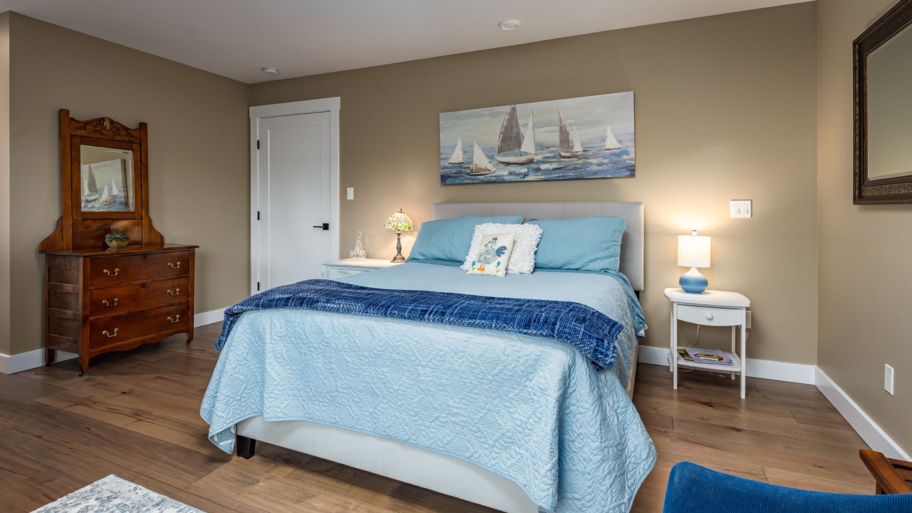 Photo of Bedroom in Courtenay