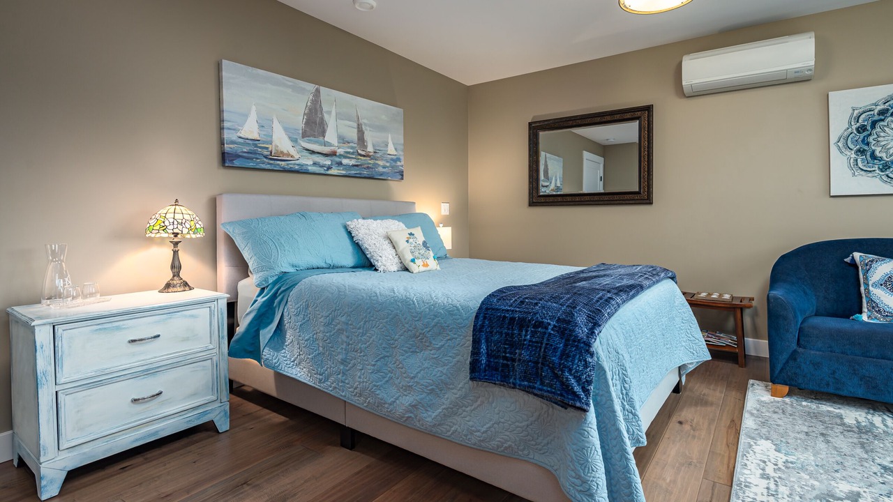 Photo of Bedroom in Courtenay