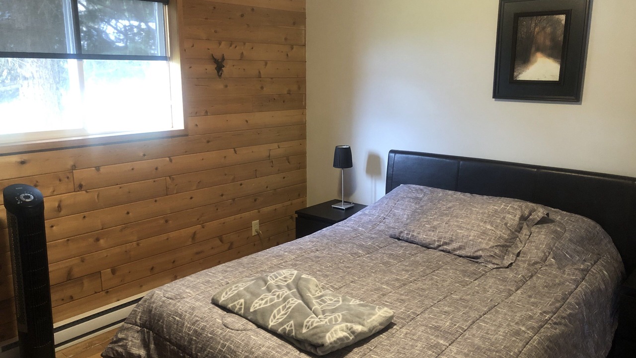 Photo of Bedroom in Deka Lake