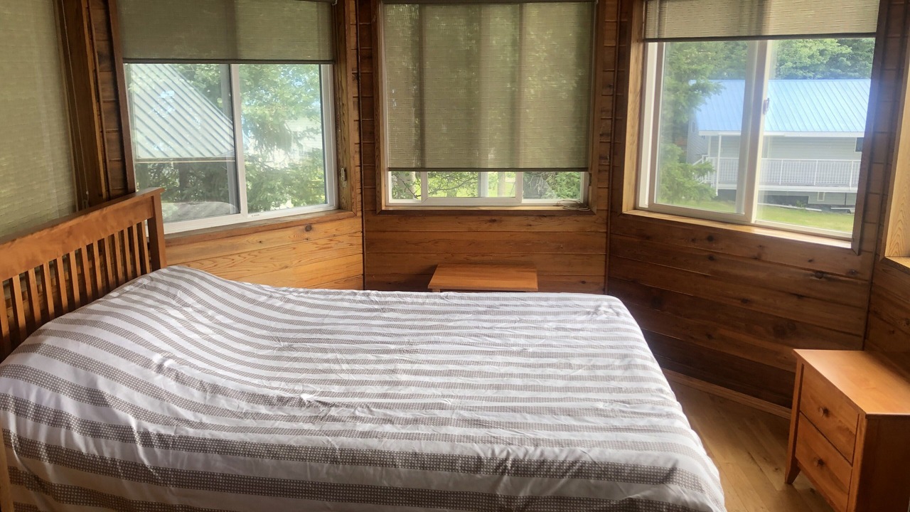 Photo of Bedroom in Deka Lake