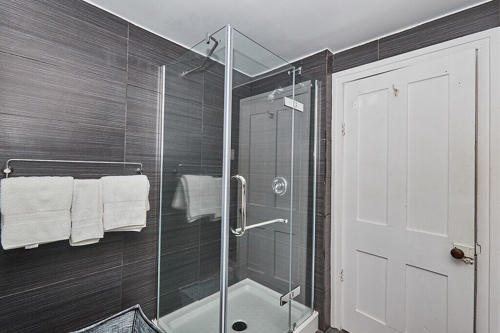 Photo of Bathroom in Port Dalhousie