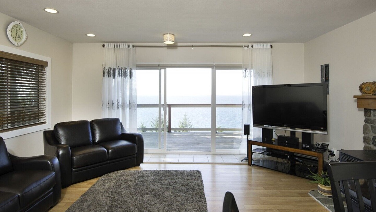 Photo of Livingroom in Otter Point