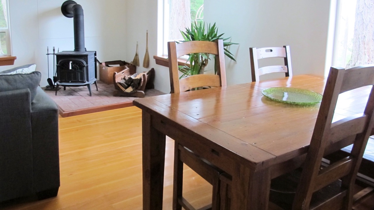 Photo of Livingroom in Denman Island