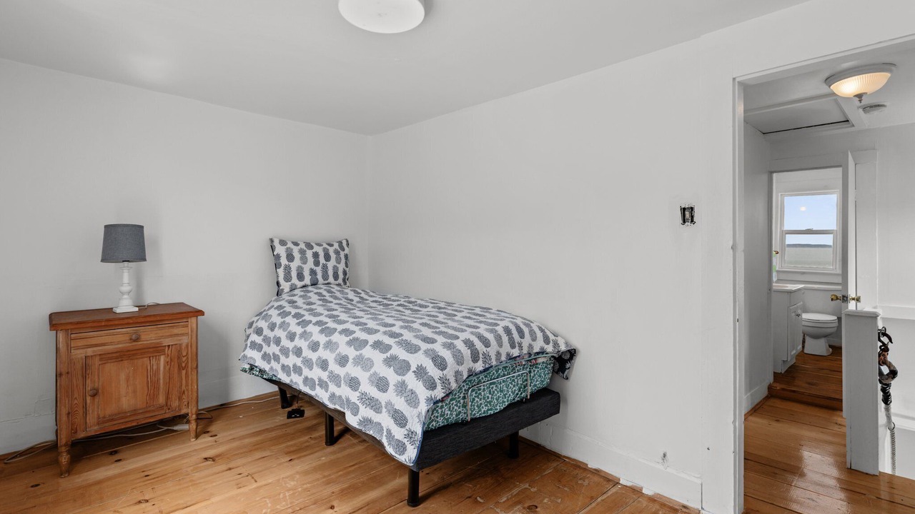 Photo of Bedroom in Harbourville