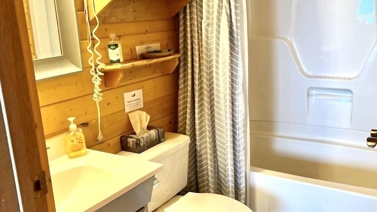 Photo of Bathroom in Gillies Bay