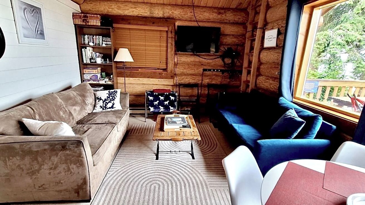 Photo of Livingroom in Gillies Bay