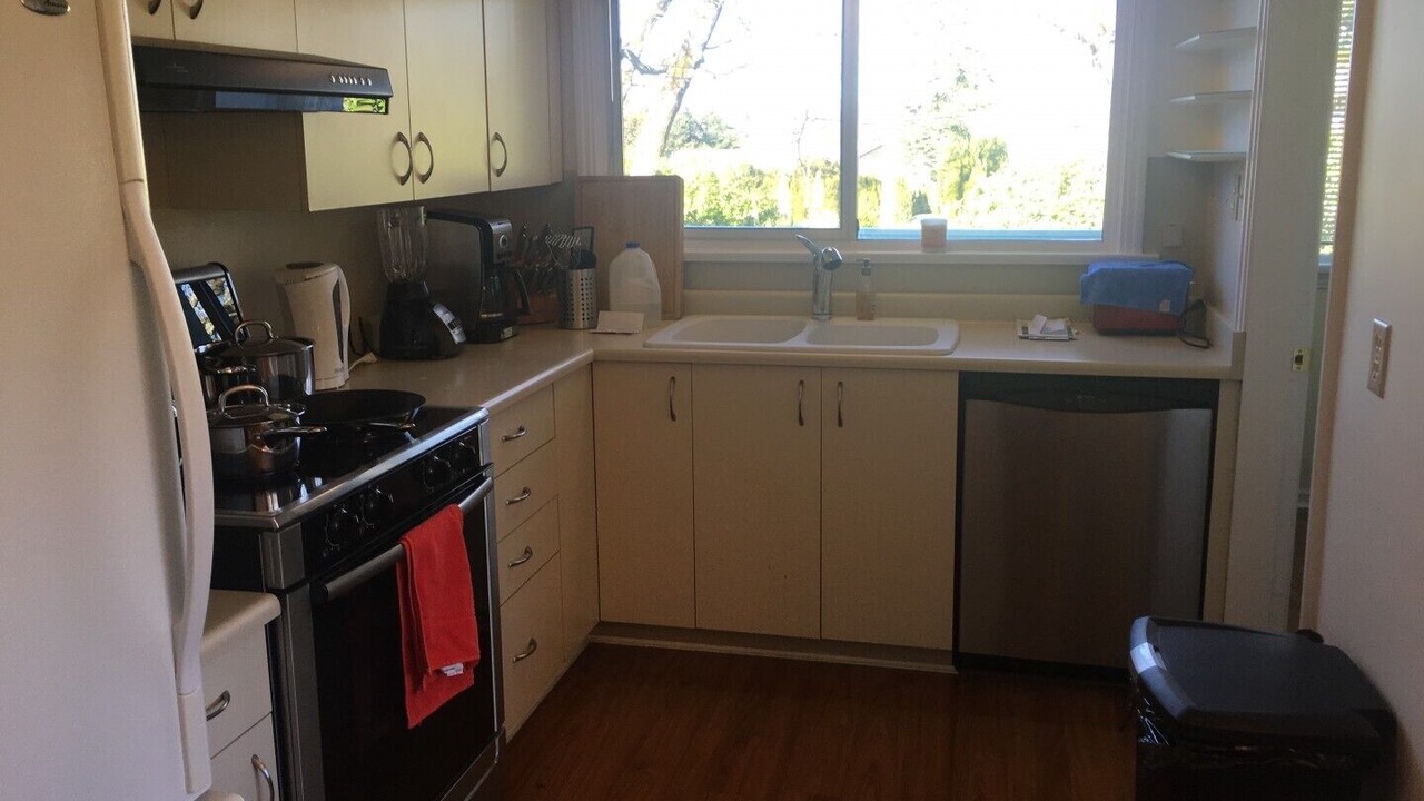 Photo of Kitchen in Saanich East
