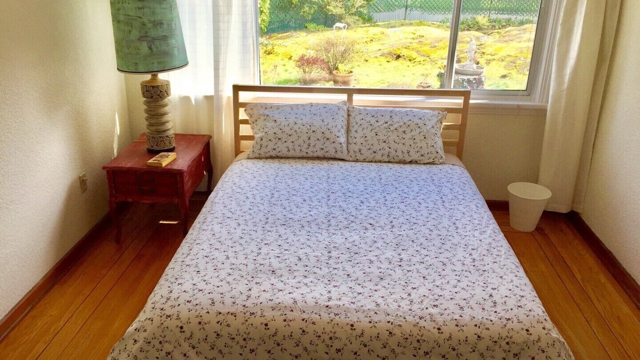 Photo of Bedroom in Saanich East