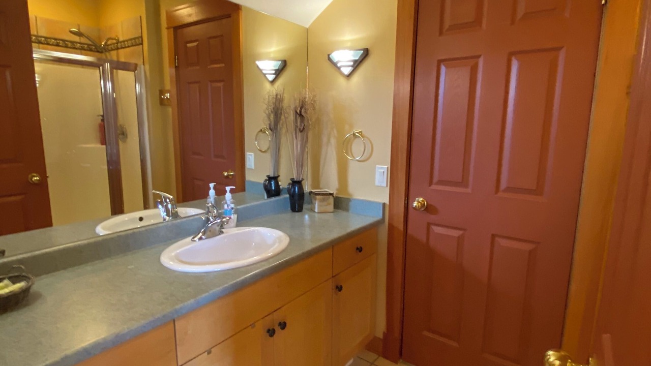 Photo of Bathroom in Sunburst Estates