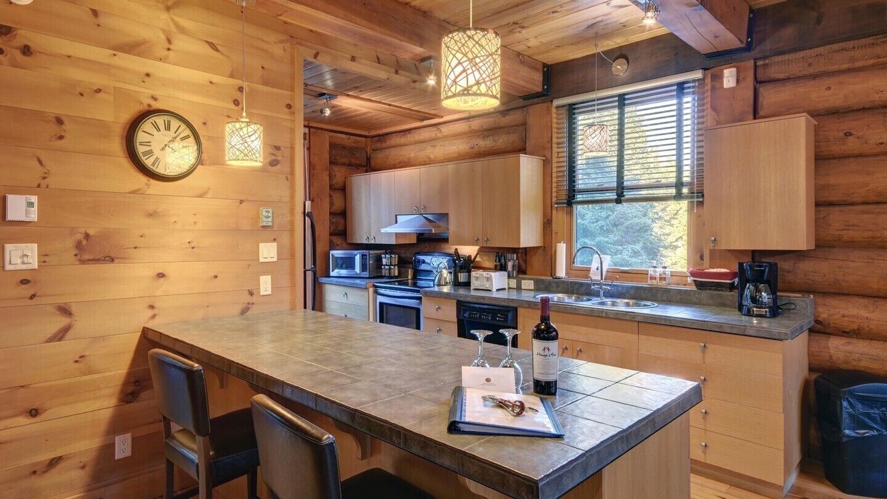 Photo of Kitchen in Lac Superieur Village