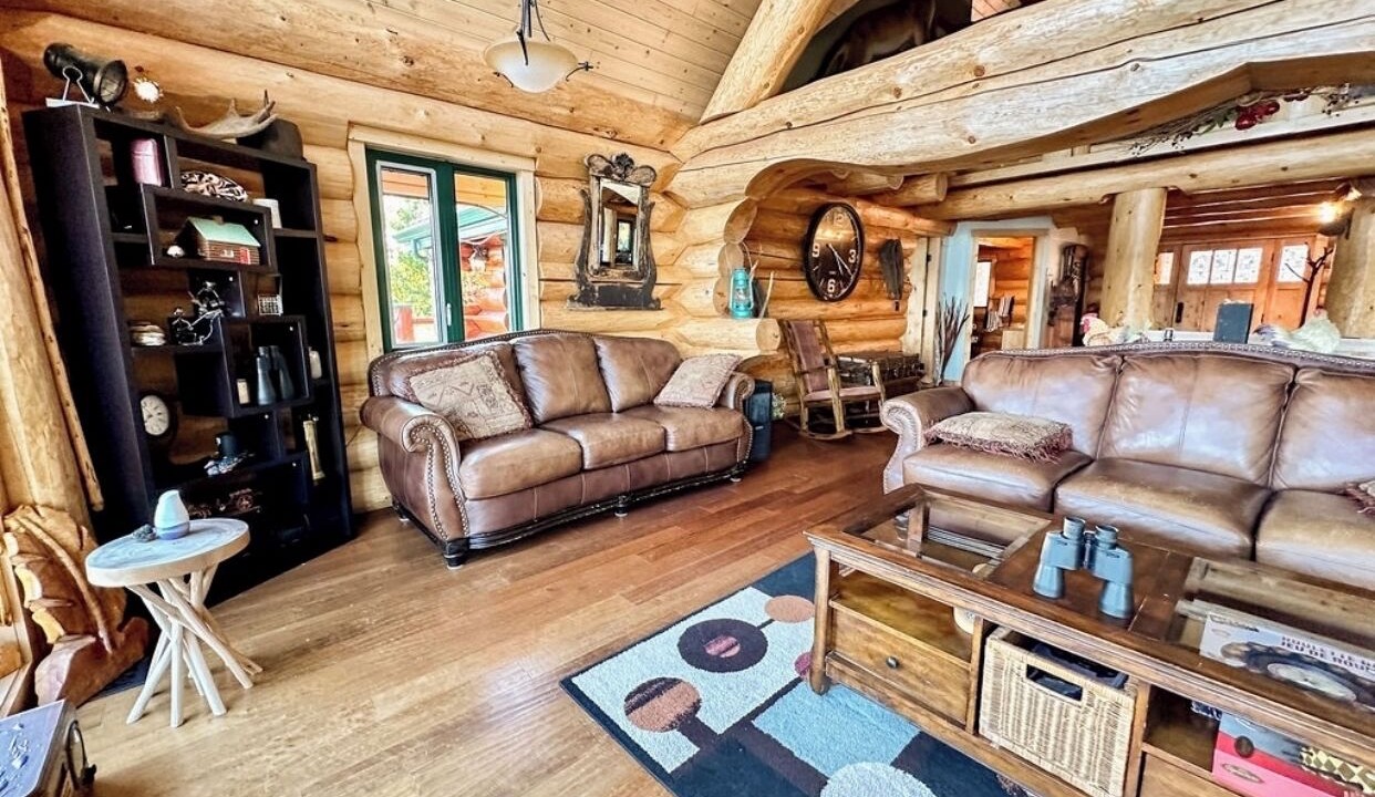 Photo of Livingroom in Lac La Hache