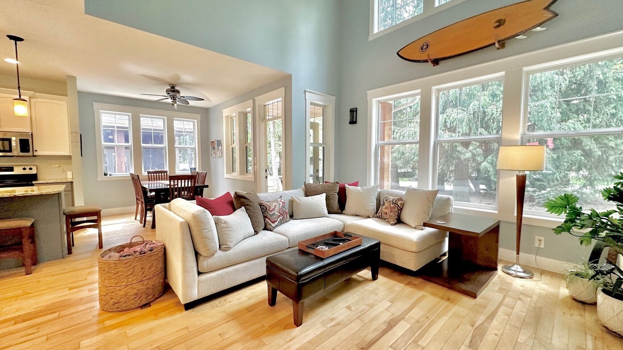 Photo of Livingroom in Swansea Point