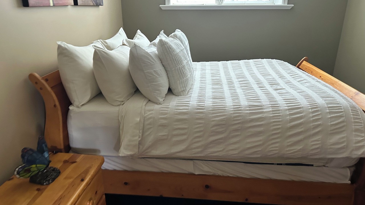 Photo of Bedroom in Saanich