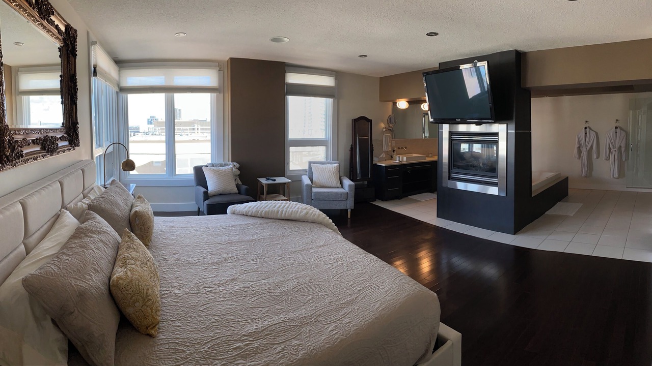 Photo of Livingroom in North Central Edmonton